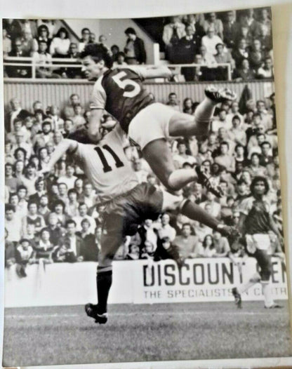 Football Action Press Photograph Of Alvin Martin 8 x 10 West Ham Utd v Watford 20th Sept.1980.